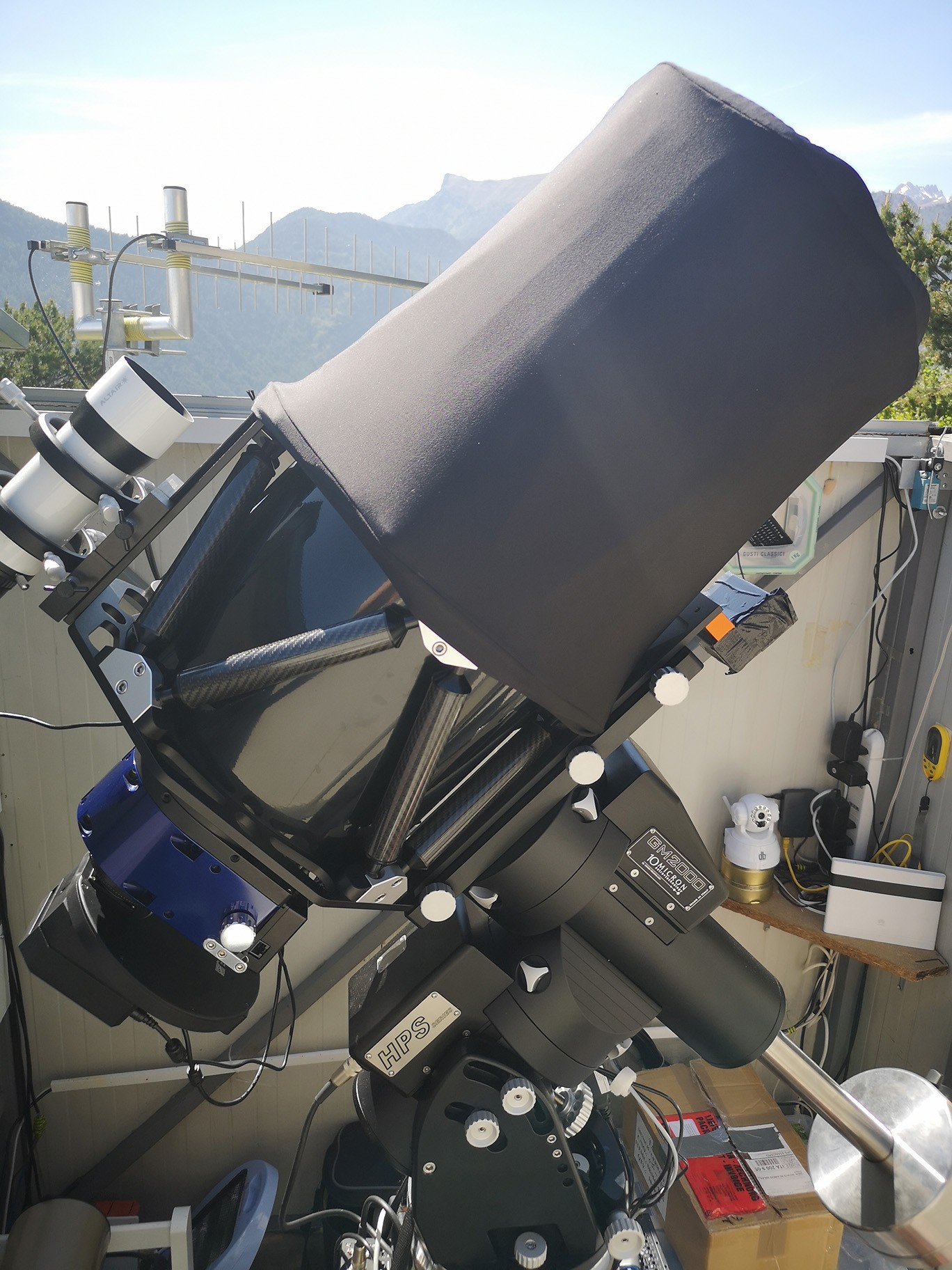 10Micron GM2000 mount with RC10 truss telescope, ready for a session